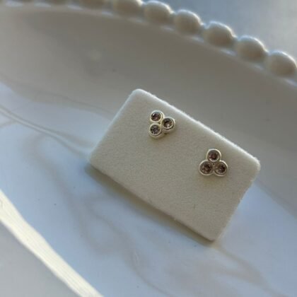 Brinco Três Bolinhas