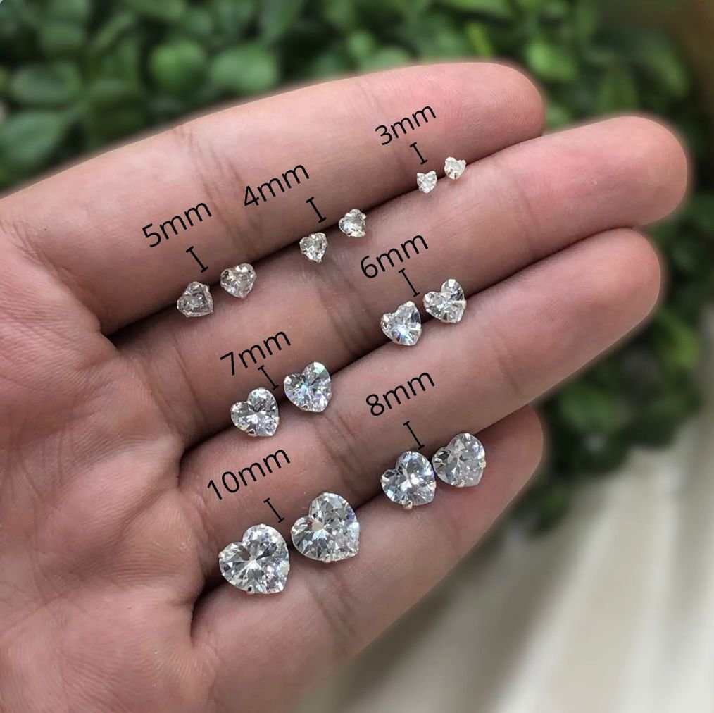 Brinco-coracao-com-zirconia-branca-7MM