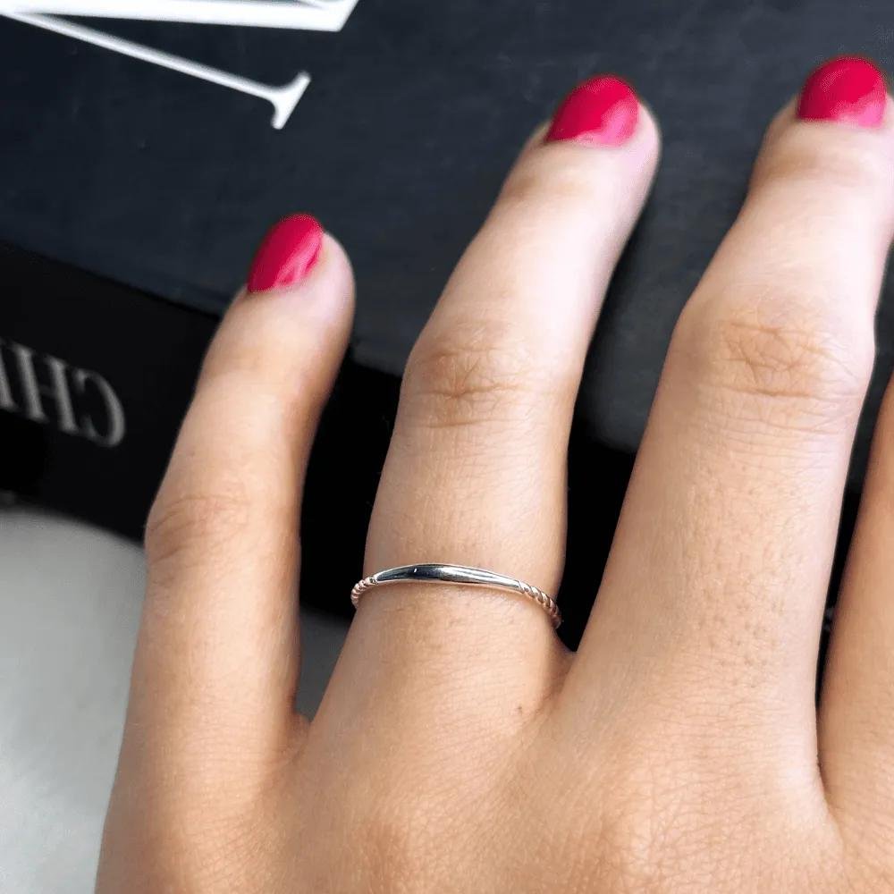 Anel fino trançado número 22v